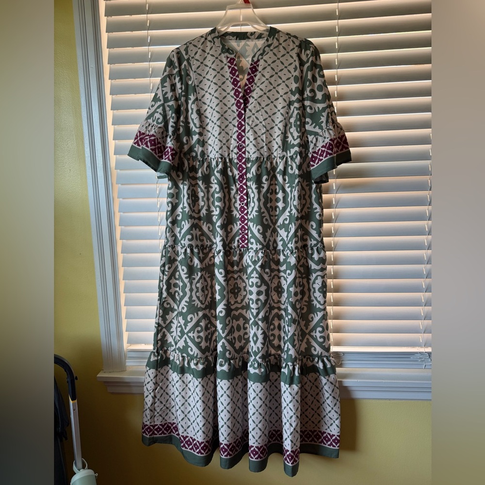 Elegant Green and White Patterned Dress